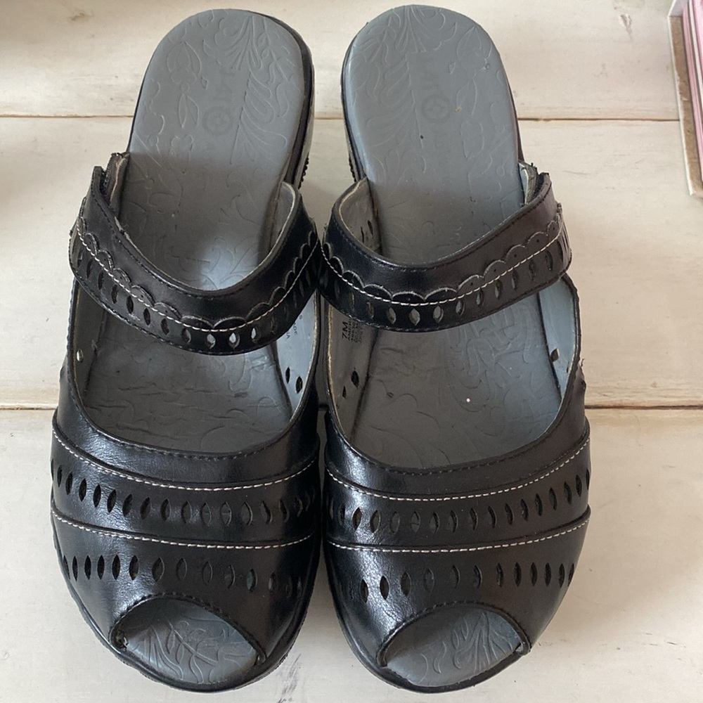 Like new. J-41 Black Cutout Sandals. Size 7.